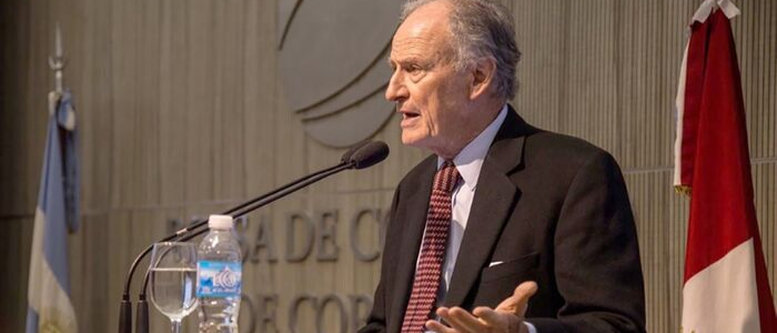 Manuel Tagle: “Sería un error cambiar el rumbo económico”